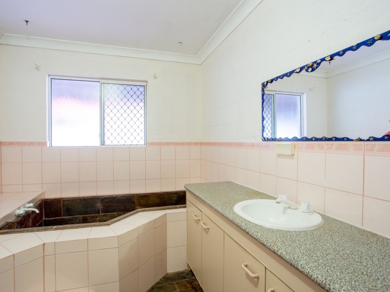 12 Yellowood Court, Kensington Grove QLD 4341