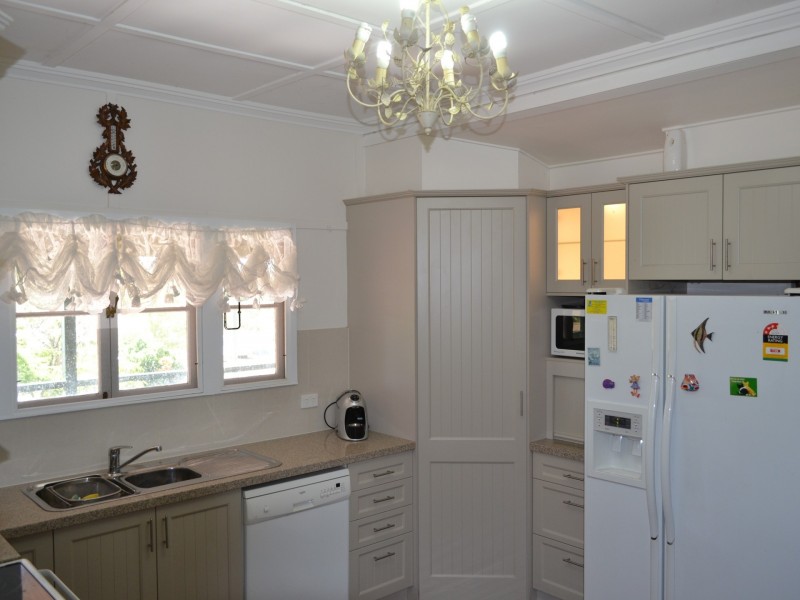 12 Hedges Court, Laidley Heights QLD 4341