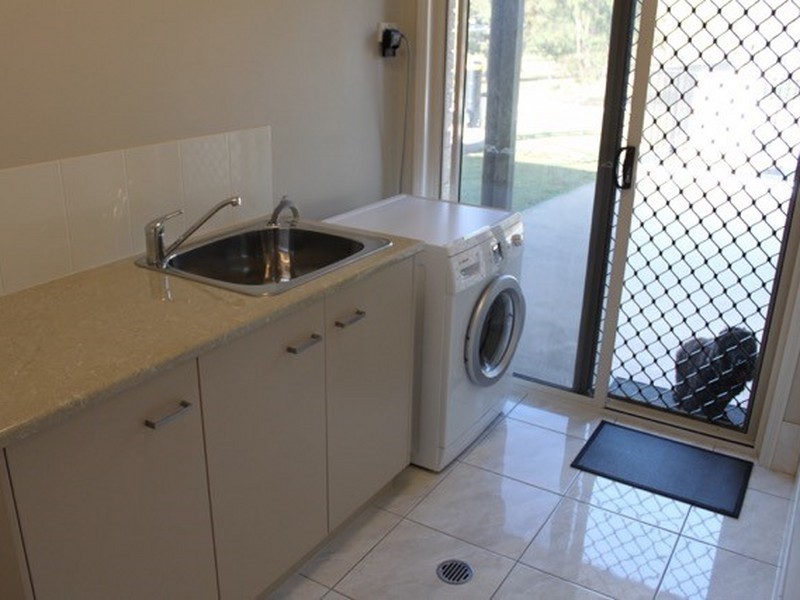 4 Riley Court, Kensington Grove QLD 4341