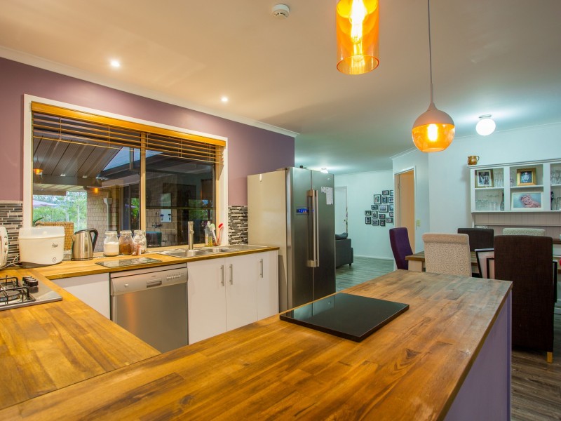 37 Walnut Drive, Brightview QLD 4311