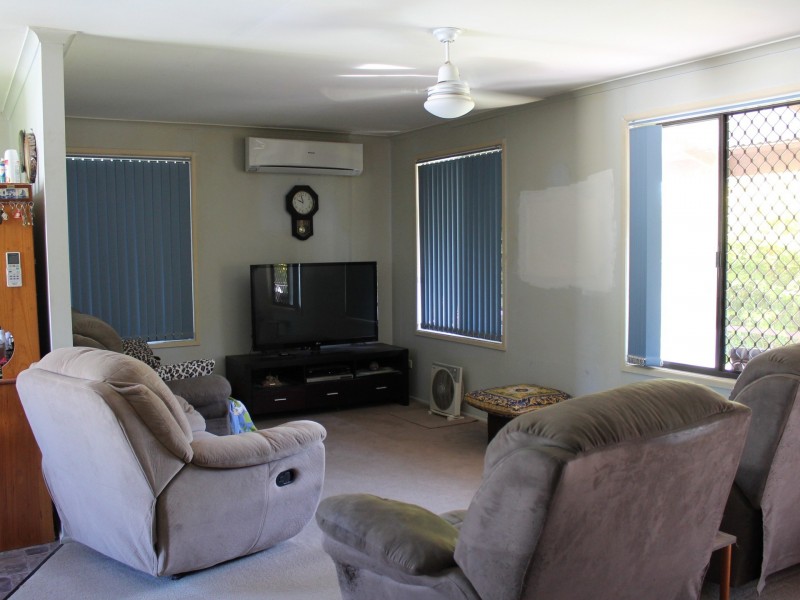 13 Australia II Drive, Kensington Grove QLD 4341