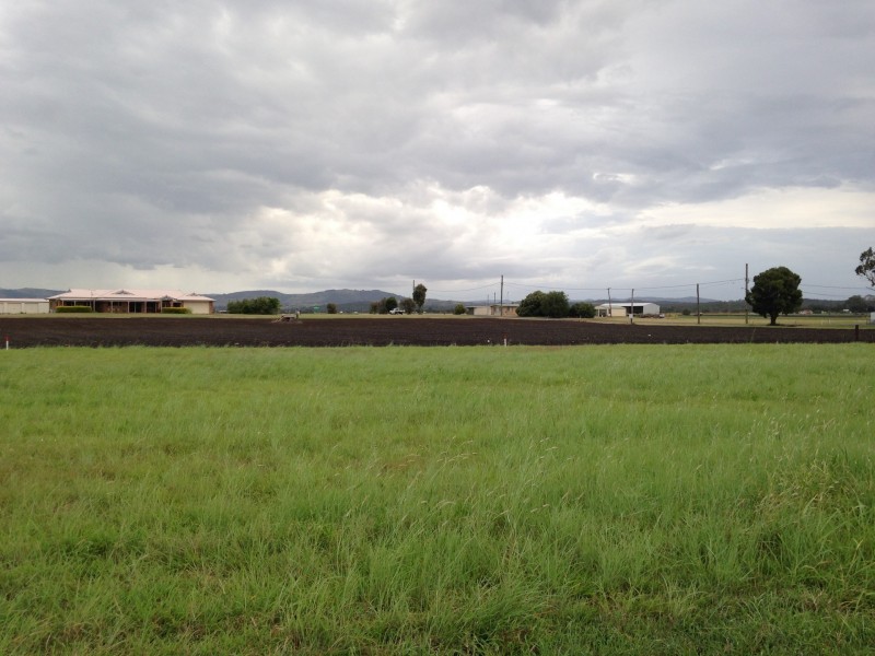 8 Jeannine Drive, Forest Hill QLD 4342