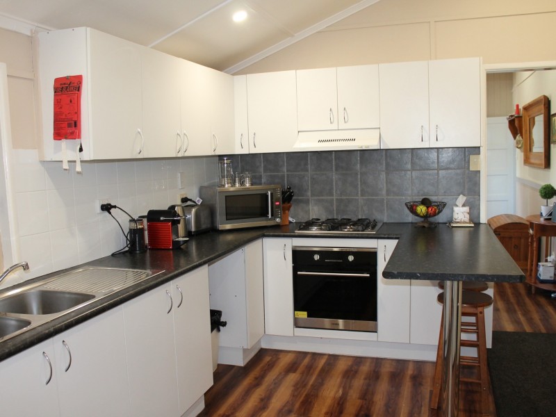 37 Australia II Drive, Kensington Grove QLD 4341