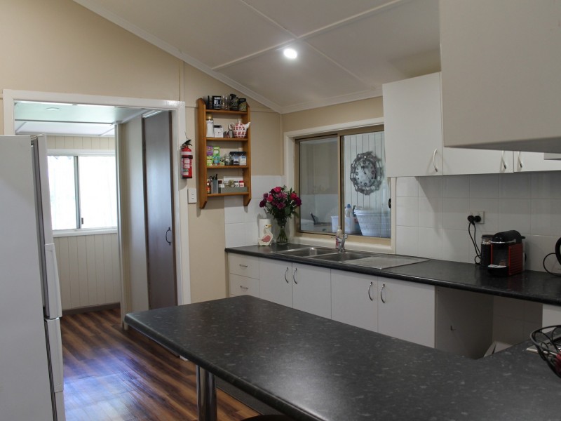37 Australia II Drive, Kensington Grove QLD 4341
