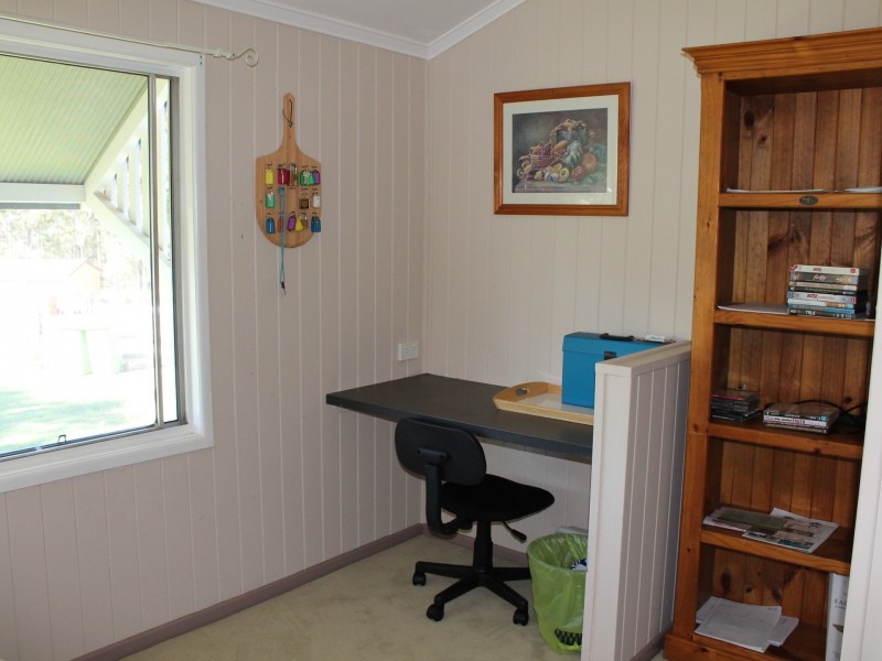 37 Australia II Drive, Kensington Grove QLD 4341