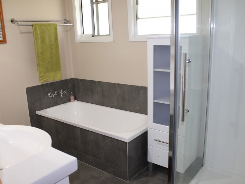 37 Australia II Drive, Kensington Grove QLD 4341