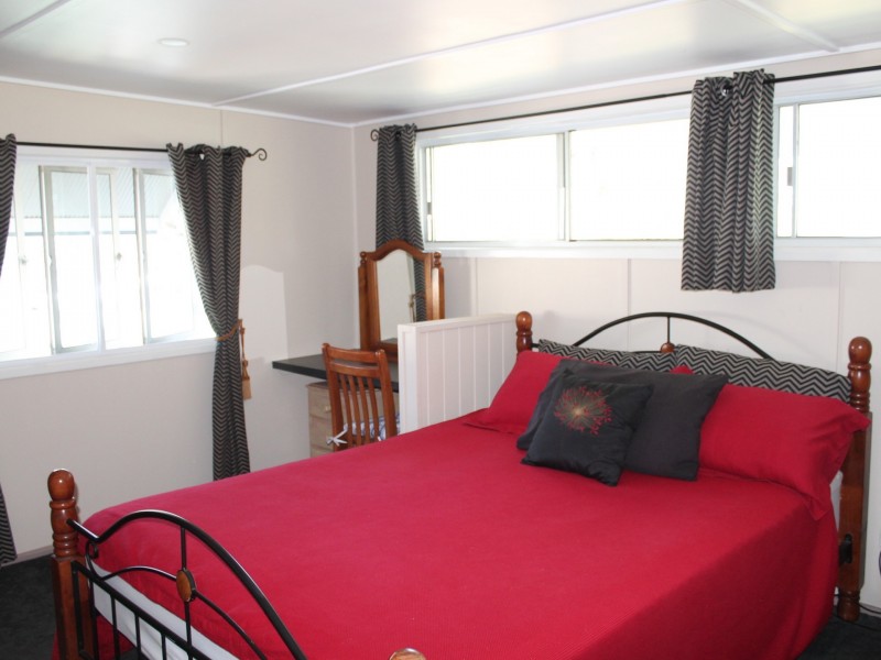 37 Australia II Drive, Kensington Grove QLD 4341