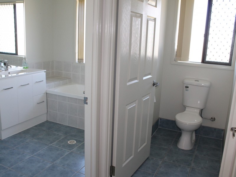 34 Caleys Court, Lockrose QLD 4342