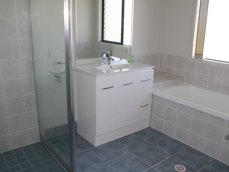 34 Caleys Court, Lockrose QLD 4342