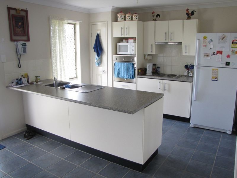 8 Lowien Close, Kensington Grove QLD 4341