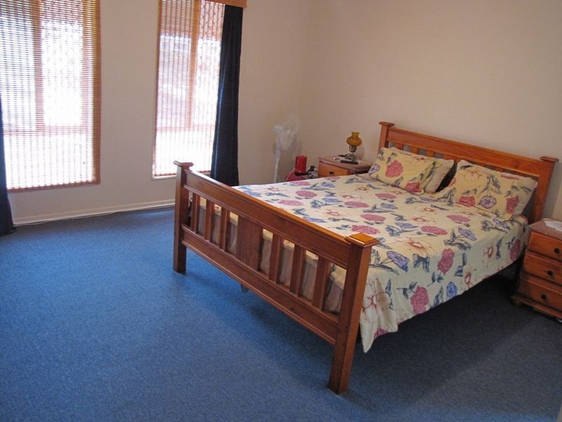 8 Lowien Close, Kensington Grove QLD 4341