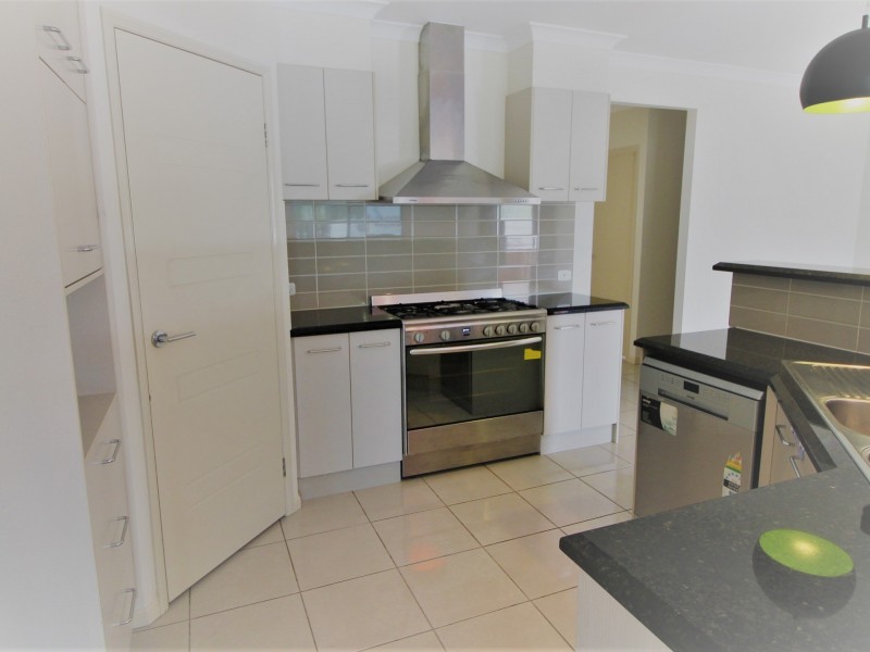 6 Westwood Crescent, Hatton Vale QLD 4341