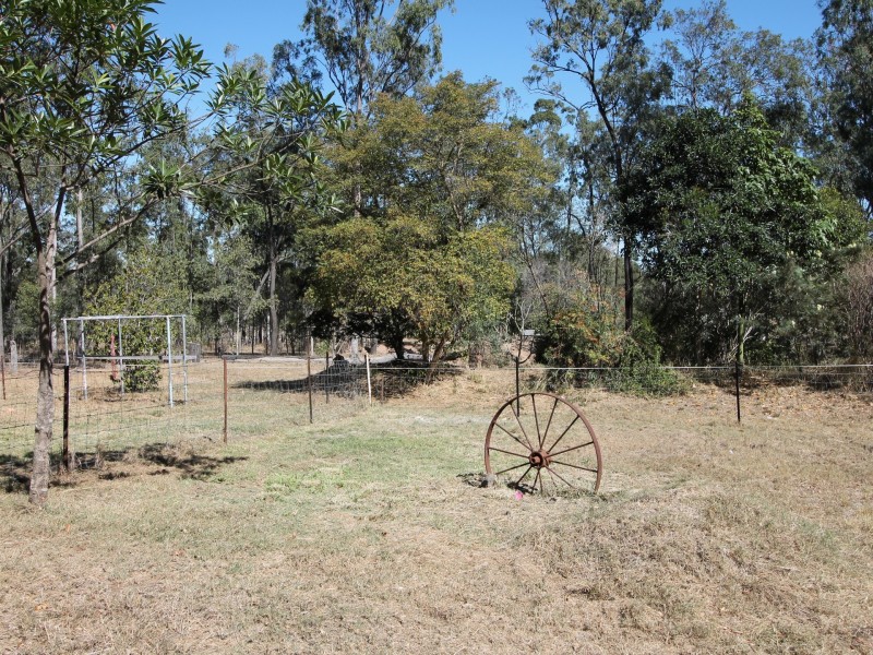 33 Harvey Road, Forest Hill QLD 4342