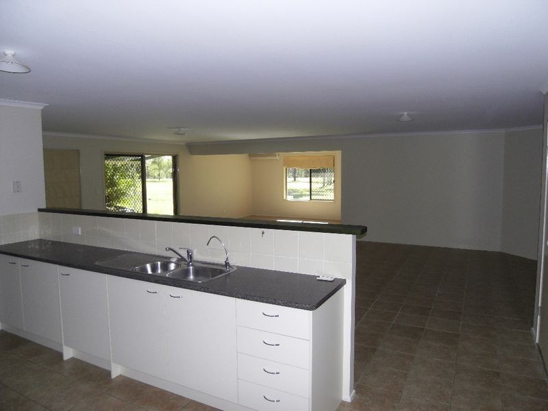 8 Quail Court, Plainland QLD 4341