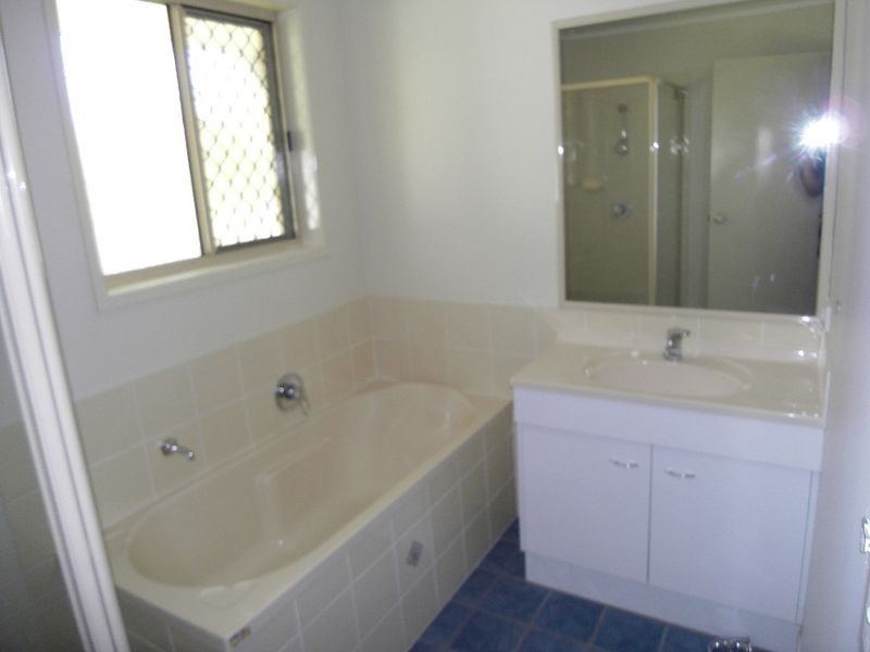 8 Quail Court, Plainland QLD 4341