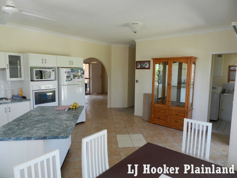 17 Fairway Dr, Hatton Vale QLD 4341