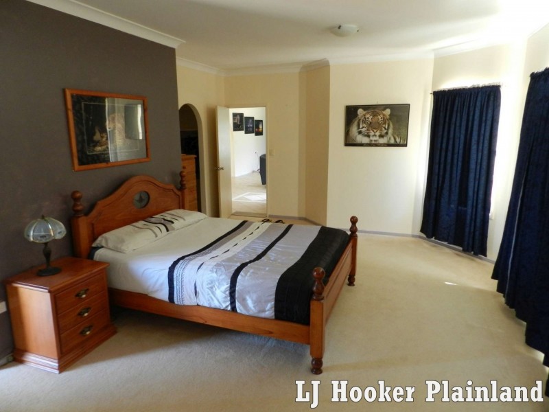 17 Fairway Dr, Hatton Vale QLD 4341