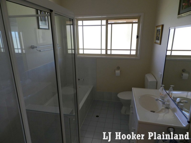 17 Fairway Dr, Hatton Vale QLD 4341