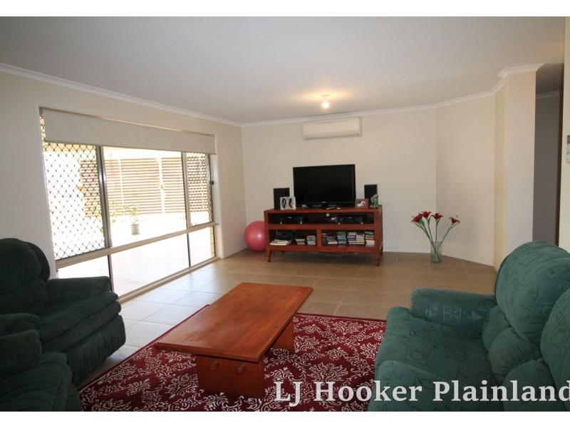 23 Stephenson Cres, Kensington Grove QLD 4341