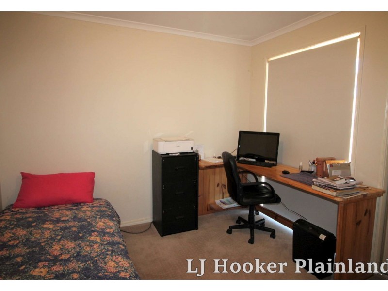 23 Stephenson Cres, Kensington Grove QLD 4341