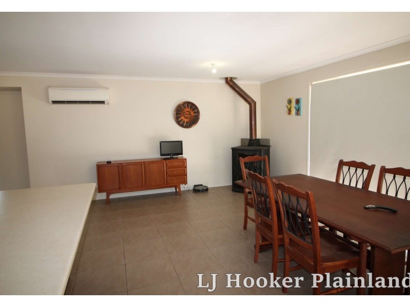 23 Stephenson Cres, Kensington Grove QLD 4341