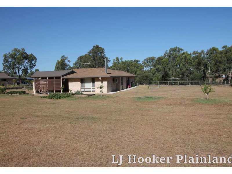 23 Stephenson Cres, Kensington Grove QLD 4341