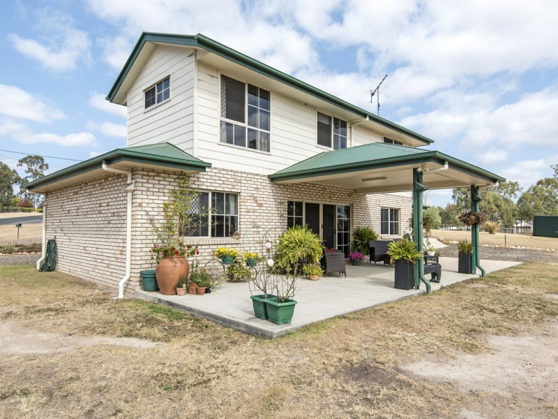 70 LAKES DRIVE, Laidley Heights QLD 4341