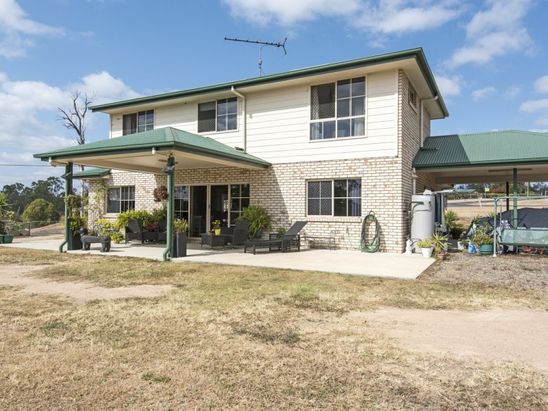 70 LAKES DRIVE, Laidley Heights QLD 4341