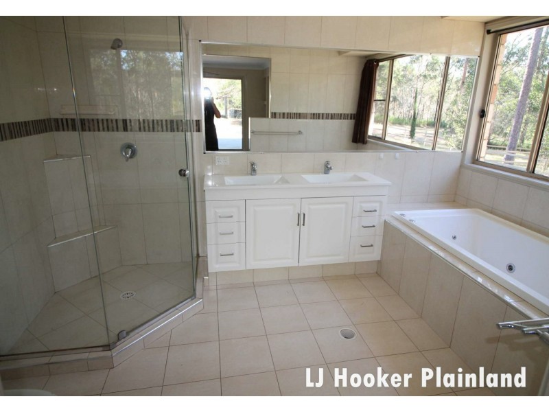 22 Waddington Parade, Plainland QLD 4341