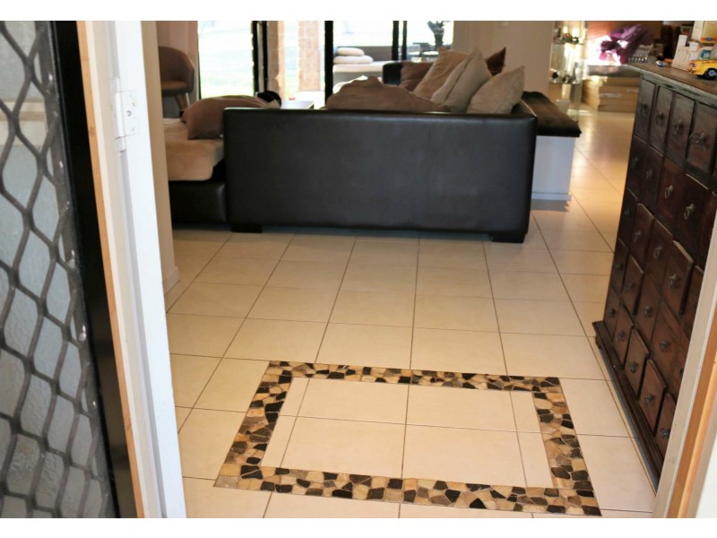 27 Andrews Court, Regency Downs QLD 4341