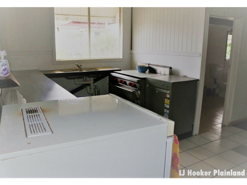 6 William Street, Grantham QLD 4347