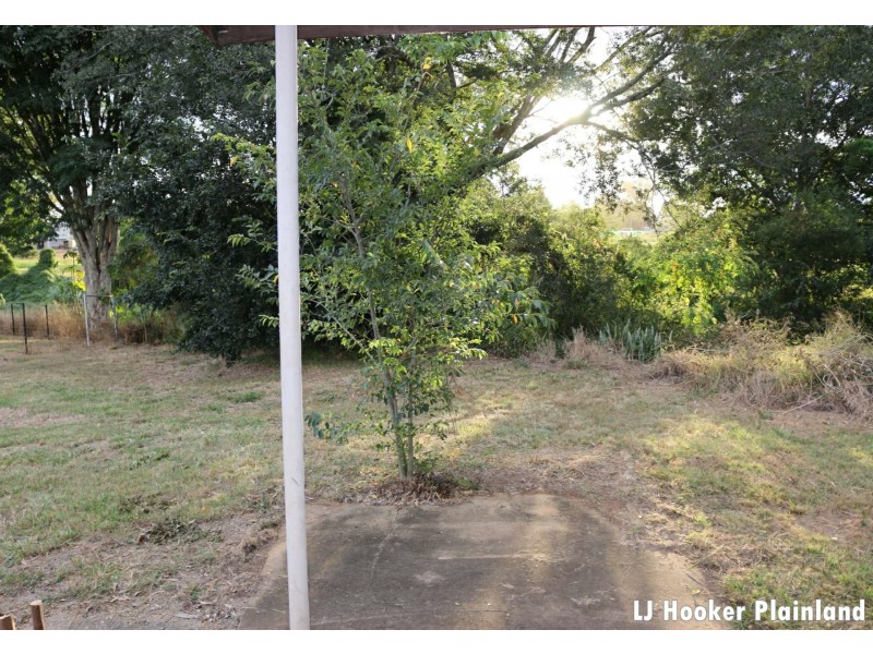 6 William Street, Grantham QLD 4347