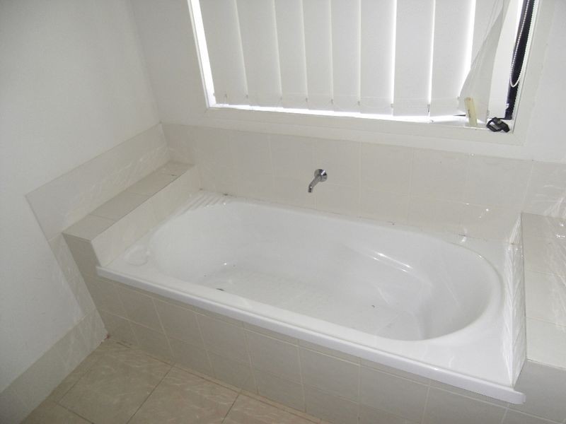 40 Bentley Drive, Regency Downs QLD 4341