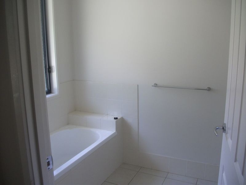 42 Bentley Drive, Regency Downs QLD 4341