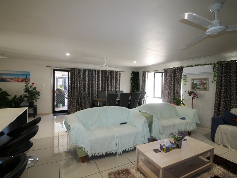 135 Lakes Dr, Laidley Heights QLD 4341