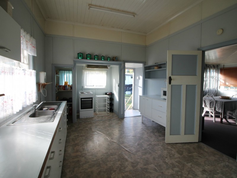 111 Ipswich St, Grandchester QLD 4340