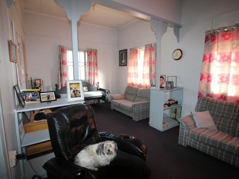 111 Ipswich St, Grandchester QLD 4340