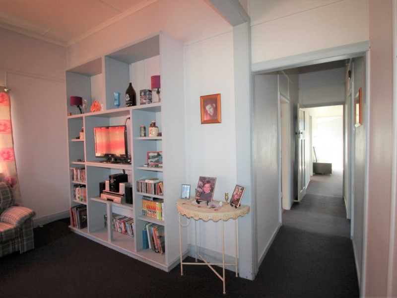 111 Ipswich St, Grandchester QLD 4340