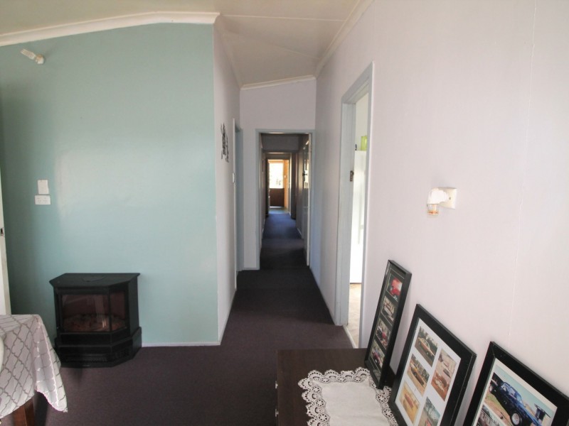 111 Ipswich St, Grandchester QLD 4340