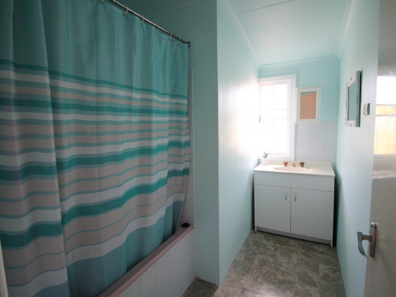 111 Ipswich St, Grandchester QLD 4340