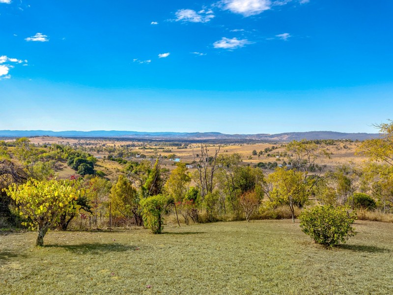 16 Weier Rd, Plainland QLD 4341