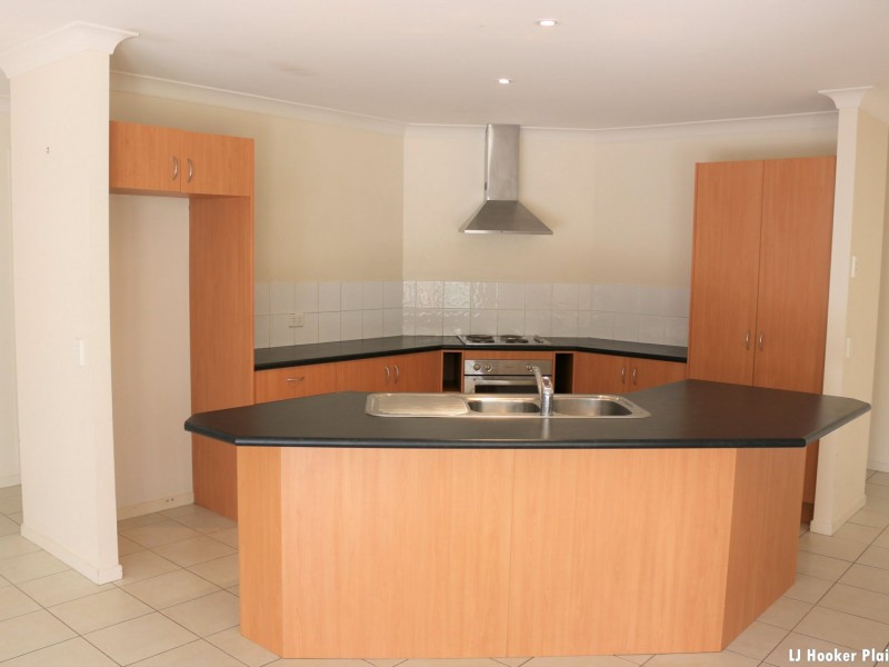 27 Andrews Court, Regency Downs QLD 4341