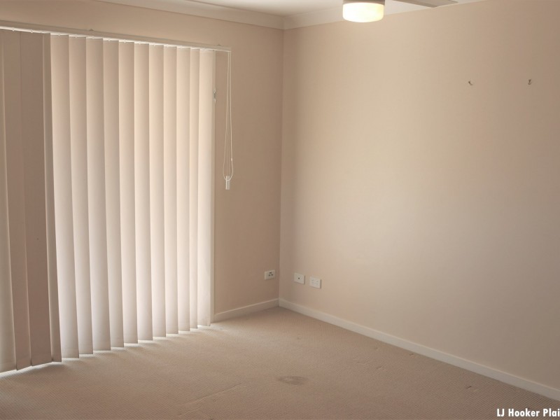 27 Andrews Court, Regency Downs QLD 4341