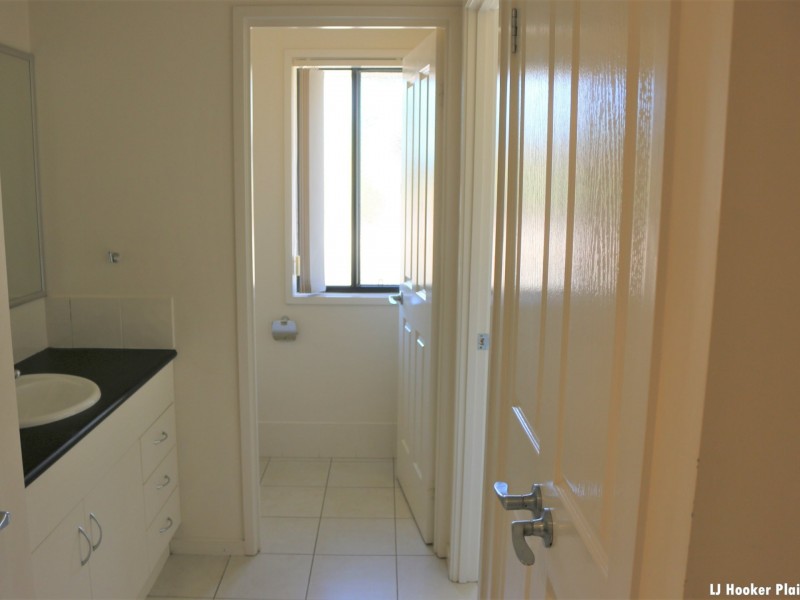 27 Andrews Court, Regency Downs QLD 4341