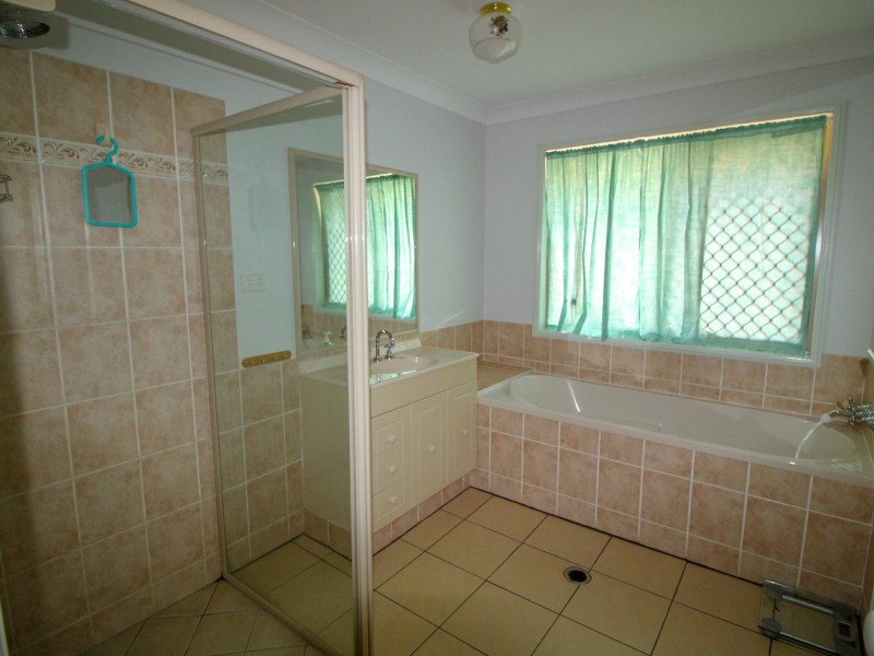 34 Laurette Dr, Glenore Grove QLD 4342