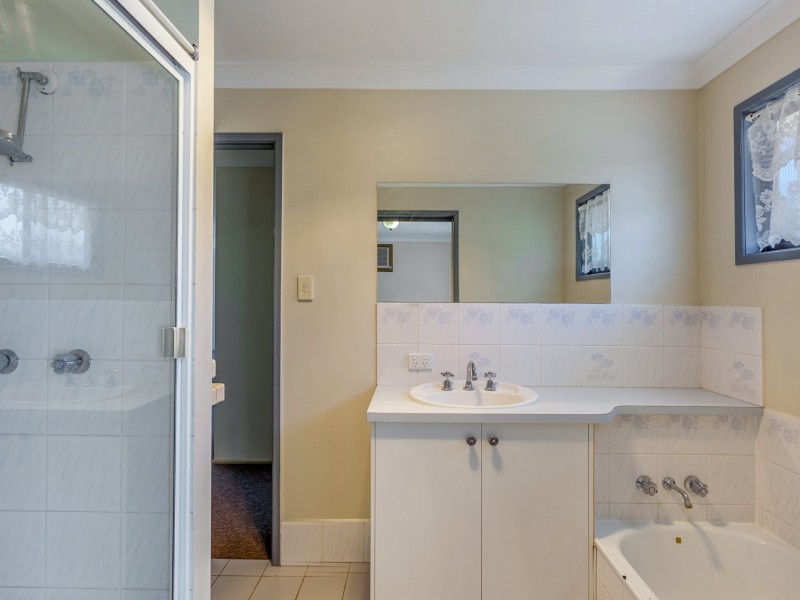 19 Advance Court, Kensington Grove QLD 4341