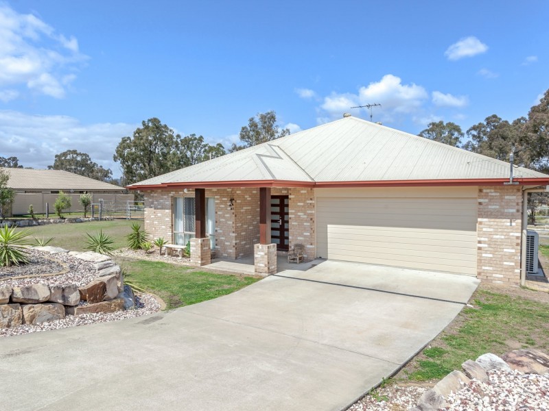 20 Hannant Road, Hatton Vale QLD 4341
