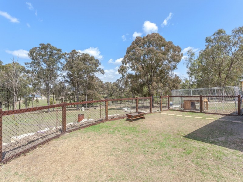 20 Hannant Road, Hatton Vale QLD 4341