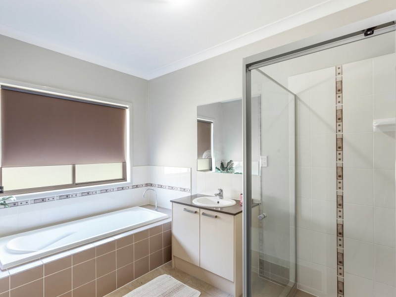 20 Hannant Road, Hatton Vale QLD 4341