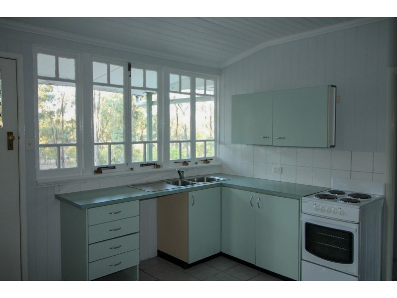 5 Richwood Court, Kensington Grove QLD 4341